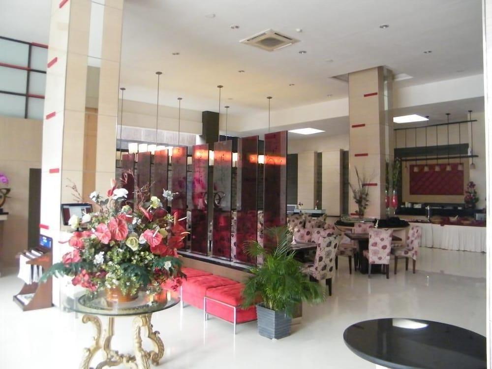 Scarlet Dago Hotel Bandung Exterior photo